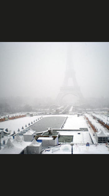 La France paralys&eacute;e par la neige