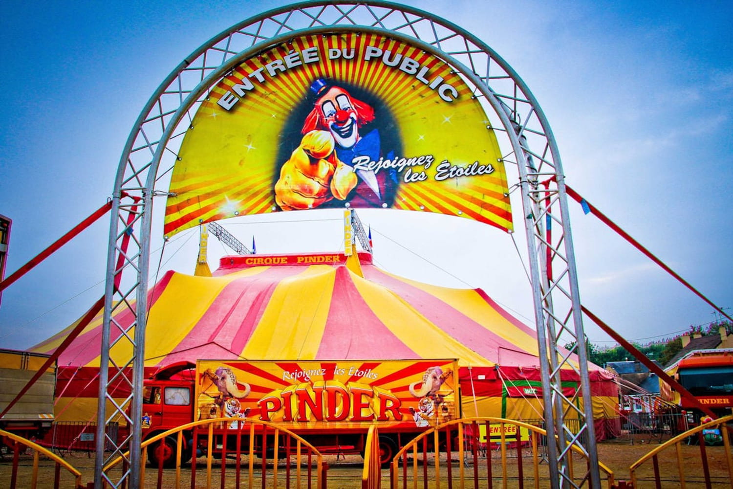 Cirque Pinder : en liquidation judiciaire, son propriétaire charge Macron