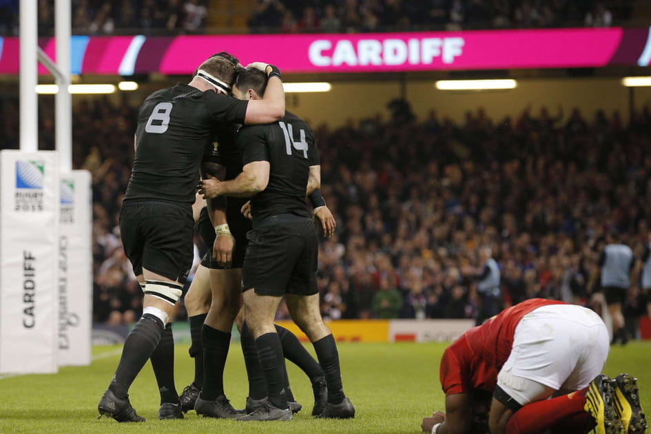 Le XV de France surclass&eacute; par les All Blacks