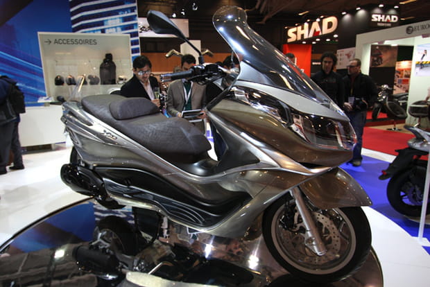Piaggio X10
