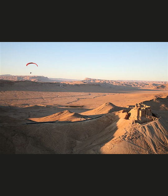 80&nbsp;paramoteurs dans le ciel syrien