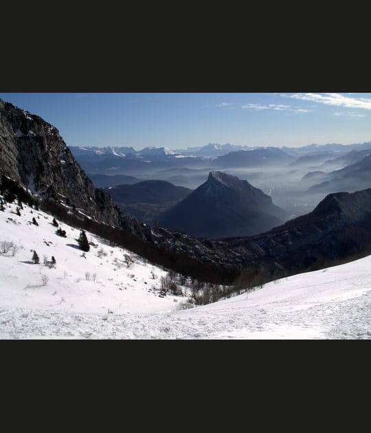 En contrebas, la vall&eacute;e