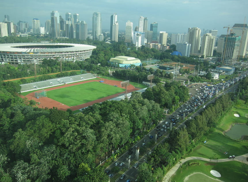 13e - Bung Karno Stadium &agrave; Jakarta (Indon&eacute;sie)&nbsp;: 100&nbsp;000&nbsp;spectateurs