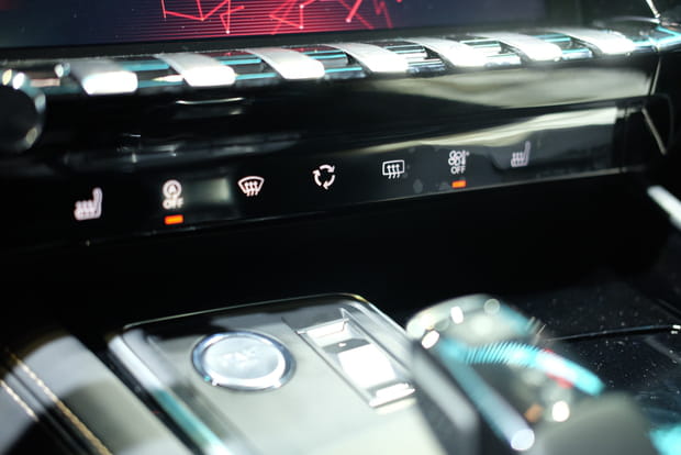 Les commandes de climatisation sont tactiles