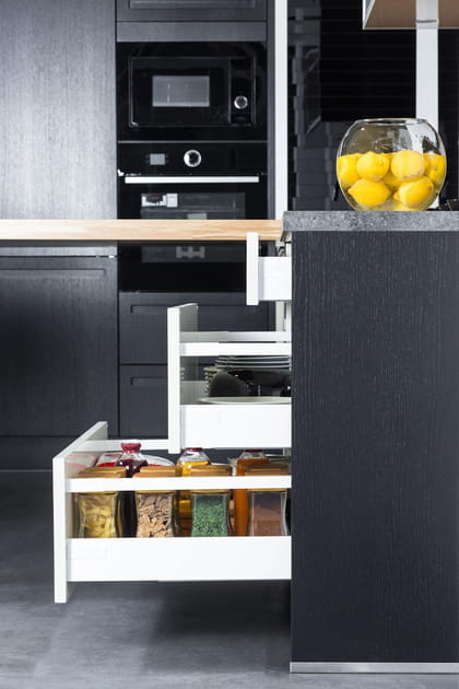 R&eacute;solution 16&nbsp;: en 2024, on d&eacute;sencombre les placards de la cuisine. Nos conseils