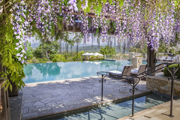 Terre Blanche Hotel Spa Golf, une somptueuse bastide au milieu d'un jardin luxuriant en Provence