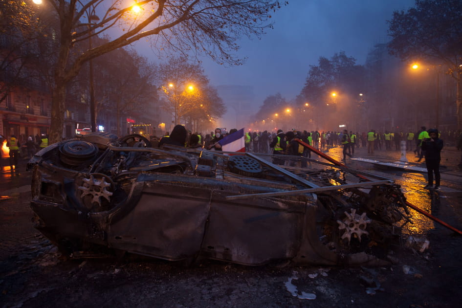 Gilets jaunes&nbsp;: les images choc &agrave; Paris