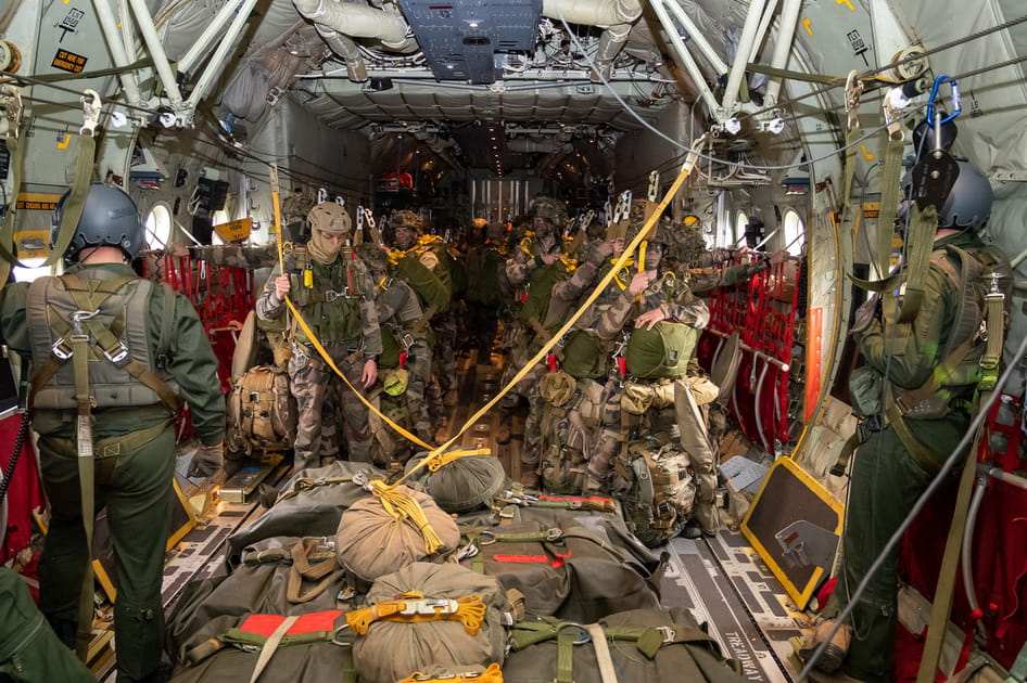 L'arm&eacute;e fran&ccedil;aise pr&eacute;pare une op&eacute;ration a&eacute;roport&eacute;e XXL