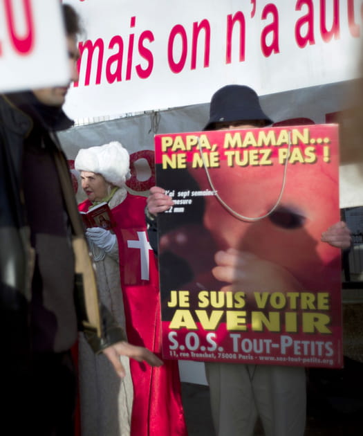 Manifestation anti-IVG devant l'h&ocirc;pital