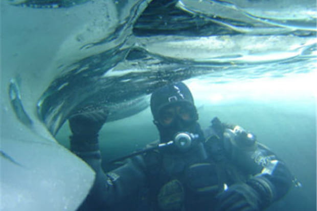 Plonger sous la glace au lac de Tignes