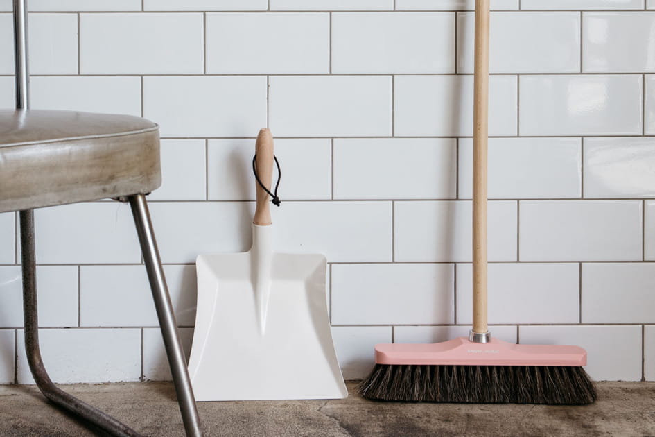 Le balai et la pelle classiques