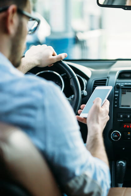 Contester une amende pour t&eacute;l&eacute;phone au volant&nbsp;: possible ou pas&nbsp;?